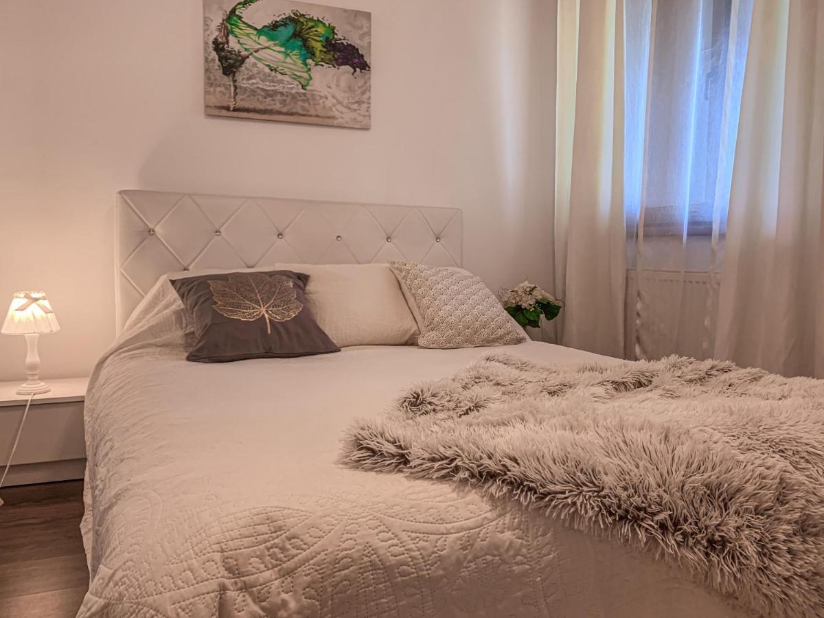Apartment 2 Rooms Luxury Bukarest Exterior foto