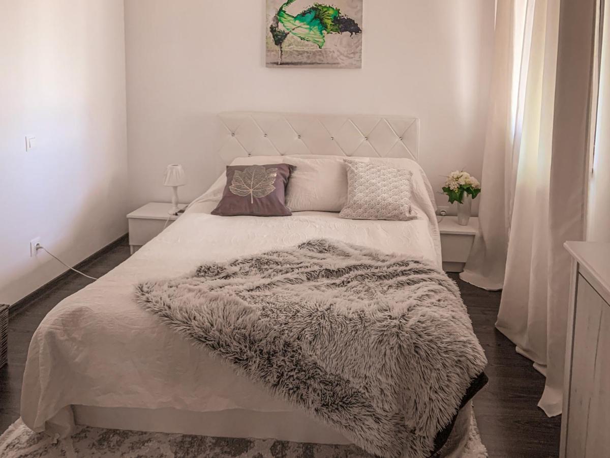 Apartment 2 Rooms Luxury Bukarest Exterior foto